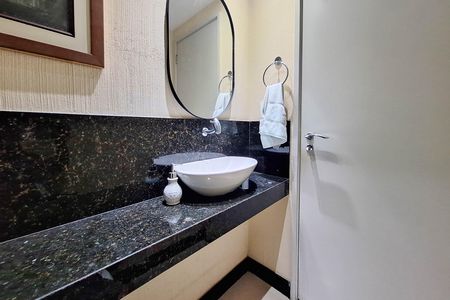 Apartamento à venda com 160m², 4 quartos e 2 vagas Apartamento à venda com 160m², 4 quartos e 2 vagasLavabo