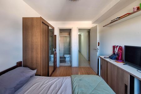 Apartamento à venda com 160m², 4 quartos e 2 vagas Apartamento à venda com 160m², 4 quartos e 2 vagasSuíte 1