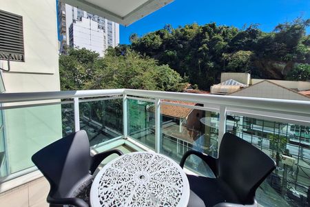 Apartamento à venda com 160m², 4 quartos e 2 vagas Apartamento à venda com 160m², 4 quartos e 2 vagasVaranda da Sala