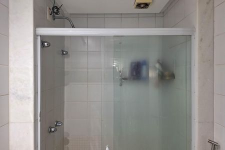 Apartamento à venda com 160m², 4 quartos e 2 vagas Apartamento à venda com 160m², 4 quartos e 2 vagasBanheiro Social