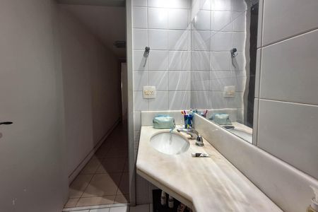 Apartamento à venda com 160m², 4 quartos e 2 vagas Apartamento à venda com 160m², 4 quartos e 2 vagasBanheiro Social