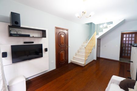 Sala de casa para alugar com 2 quartos, 189m² em Parque Jabaquara, São Paulo