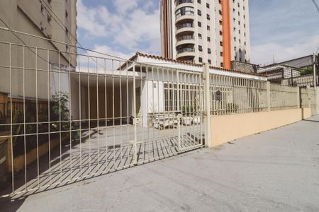 Casa para alugar com 3 quartos, 350m² em Jardim das Laranjeiras, São Paulo