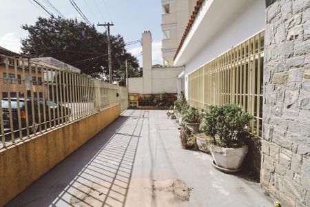 Casa para alugar com 3 quartos, 350m² em Jardim das Laranjeiras, São Paulo