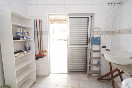 Área de Serviço de casa para alugar com 3 quartos, 350m² em Jardim das Laranjeiras, São Paulo