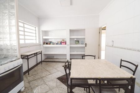 Cozinha de casa para alugar com 3 quartos, 350m² em Jardim das Laranjeiras, São Paulo