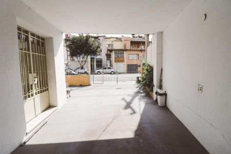Garagem de casa para alugar com 3 quartos, 350m² em Jardim das Laranjeiras, São Paulo