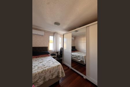 Casa de condomínio à venda com 72m², 2 quartos e 1 vaga Casa de condomínio à venda com 72m², 2 quartos e 1 vagaQuarto