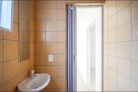 Banheiro de casa para alugar com 2 quartos, 30m² em Vila Hebe, São Paulo