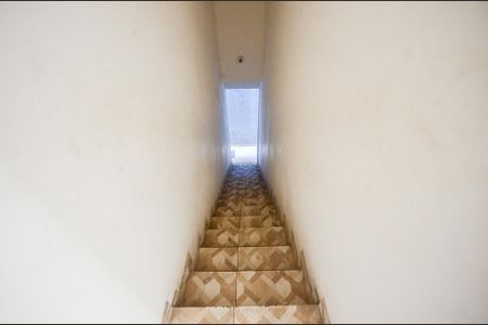 Escada de casa para alugar com 2 quartos, 30m² em Vila Hebe, São Paulo