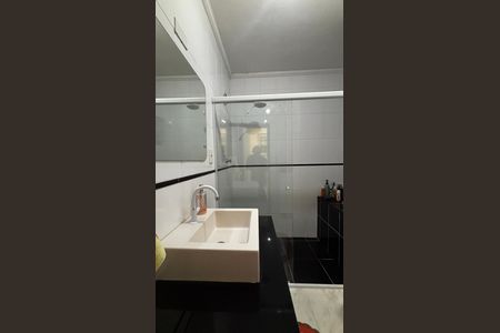 Banheiro de casa à venda com 2 quartos, 100m² em Campestre, Santo André
