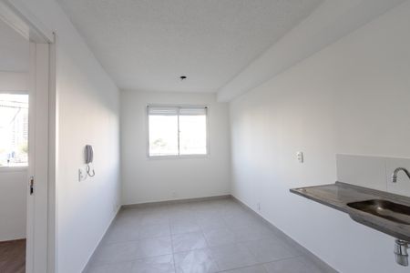 Apartamento para alugar com 1 quarto, 28m² em Parque Industrial Tomas Edson, São Paulo