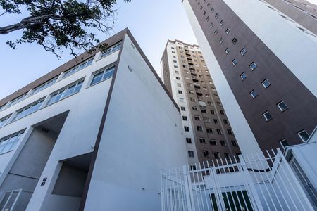 Fachada do Bloco de apartamento para alugar com 1 quarto, 28m² em Parque Industrial Tomas Edson, São Paulo