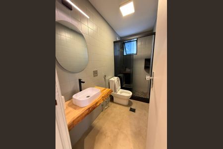 Banheiro social  de apartamento para alugar com 2 quartos, 138m² em Santa Efigênia, Belo Horizonte
