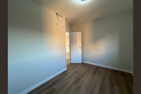 Quarto de apartamento para alugar com 2 quartos, 64m² em Alphaville Empresarial, Barueri