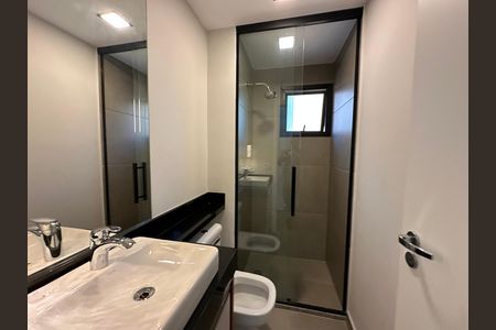 Banheiro da Suíte de apartamento para alugar com 2 quartos, 64m² em Alphaville Empresarial, Barueri