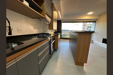Cozinha de apartamento para alugar com 2 quartos, 64m² em Alphaville Empresarial, Barueri