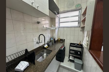 Cozinha de apartamento para alugar com 1 quarto, 50m² em Itararé, São Vicente