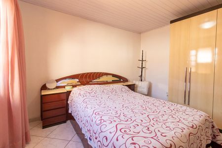 Casa à venda com 120m², 4 quartos e 2 vagas Casa à venda com 120m², 4 quartos e 2 vagasQuarto 3 - Suíte