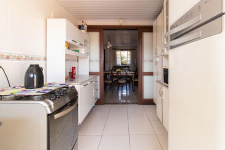Casa à venda com 120m², 4 quartos e 2 vagas Casa à venda com 120m², 4 quartos e 2 vagasCozinha - Armários