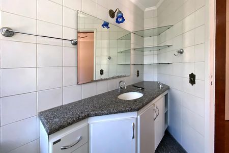 Apartamento para alugar com 313m², 4 quartos e 3 vagasBanheiro da Suíte 1