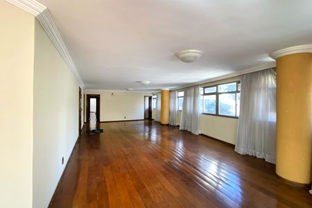 Apartamento para alugar com 313m², 4 quartos e 3 vagasSala