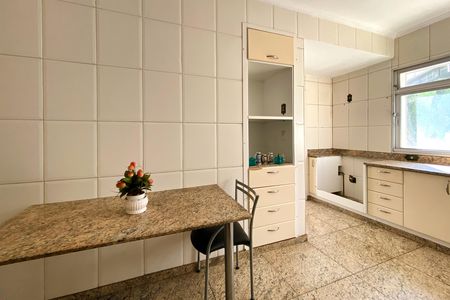 Cozinha de apartamento para alugar com 4 quartos, 313m² em Santo Agostinho, Belo Horizonte