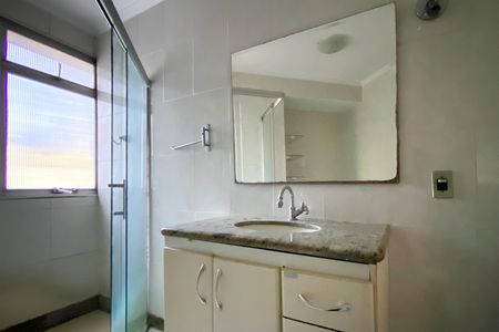 Apartamento para alugar com 313m², 4 quartos e 3 vagasBanheiro