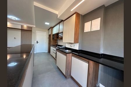 Cozinha de apartamento para alugar com 2 quartos, 64m² em Alphaville Empresarial, Barueri