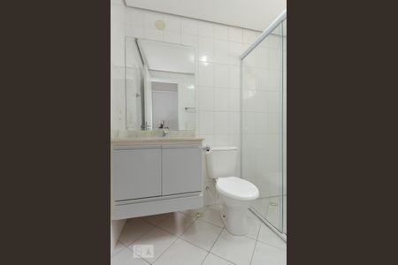 Banheiro de apartamento à venda com 2 quartos, 58m² em Jardim Flor da Montanha, Guarulhos
