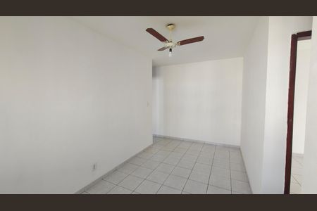 Sala de apartamento para alugar com 2 quartos, 48m² em Cosmos, Rio de Janeiro