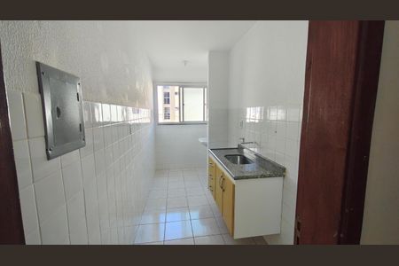 Cozinha de apartamento para alugar com 2 quartos, 48m² em Cosmos, Rio de Janeiro