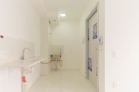 Sala/Cozinha e Área de Serviço de apartamento para alugar com 2 quartos, 32m² em Vila California, São Paulo
