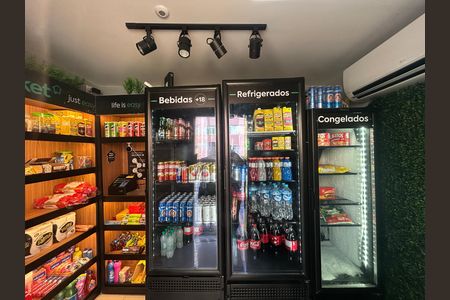 Área comum mercadinho de apartamento à venda com 2 quartos, 47m² em Jardim Sulacap, Rio de Janeiro