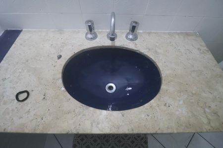 Banheiro Social de apartamento para alugar com 3 quartos, 86m² em Centro, Guarujá