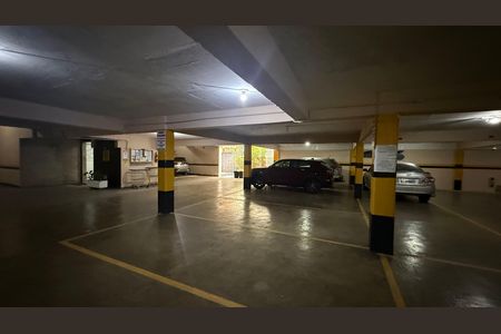 Garagem de apartamento para alugar com 3 quartos, 86m² em Centro, Guarujá