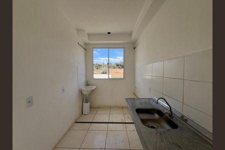 Cozinha de apartamento para alugar com 2 quartos, 45m² em Caiapos, Contagem