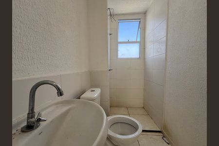 Banheiro Social de apartamento para alugar com 2 quartos, 45m² em Caiapos, Contagem