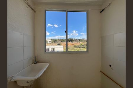 Área de Serviço de apartamento para alugar com 2 quartos, 45m² em Caiapos, Contagem