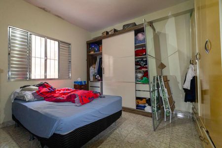 Quarto de casa à venda com 4 quartos, 195m² em Jardim Santa Teresinha, São Paulo