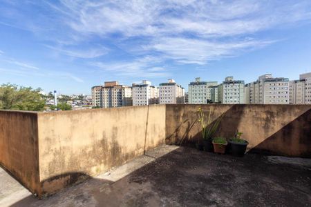 Varanda de casa à venda com 4 quartos, 195m² em Jardim Santa Teresinha, São Paulo