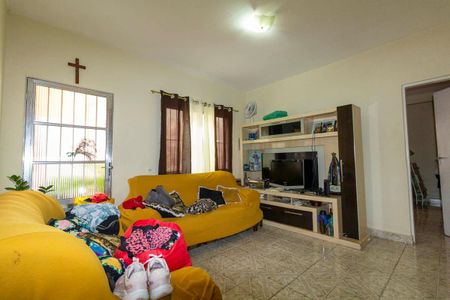 Casa à venda com 4 quartos, 195m² em Jardim Santa Teresinha, São Paulo