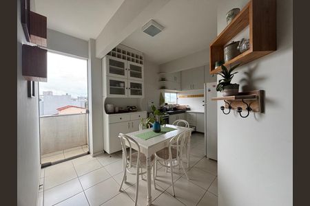Cozinha de apartamento para alugar com 2 quartos, 57m² em Santa Mônica, Uberlândia