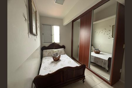 Quarto de apartamento para alugar com 2 quartos, 57m² em Santa Mônica, Uberlândia