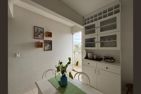 Cozinha de apartamento para alugar com 2 quartos, 57m² em Santa Mônica, Uberlândia