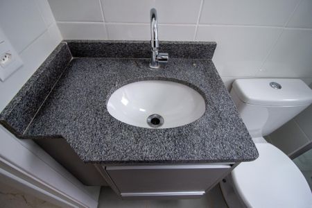 Apartamento para alugar com 47m², 2 quartos e 1 vaga Apartamento para alugar com 47m², 2 quartos e 1 vagaBanheiro