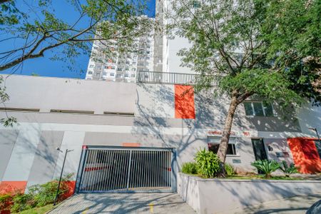 Apartamento à venda com 34m², 2 quartos e 1 vaga Apartamento à venda com 34m², 2 quartos e 1 vagaFachada