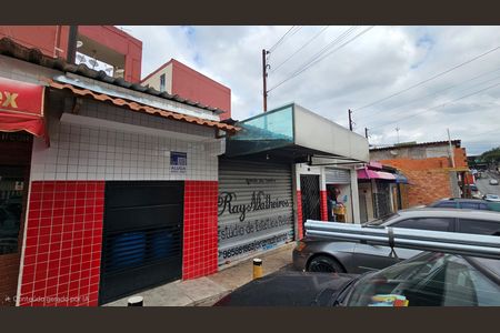 Fachada de apartamento para alugar com 2 quartos, 50m² em Conjunto Habitacional Presidente Castelo Branco, Carapicuíba