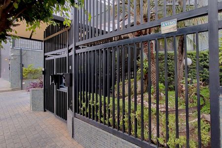 Apartamento à venda com 95m², 3 quartos e 2 vagas Apartamento à venda com 95m², 3 quartos e 2 vagasPortaria