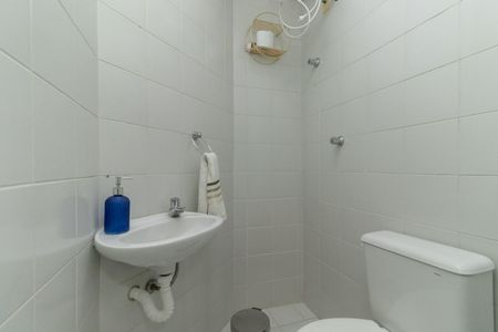 Apartamento à venda com 95m², 3 quartos e 2 vagas Apartamento à venda com 95m², 3 quartos e 2 vagasBanheiro de Serviço